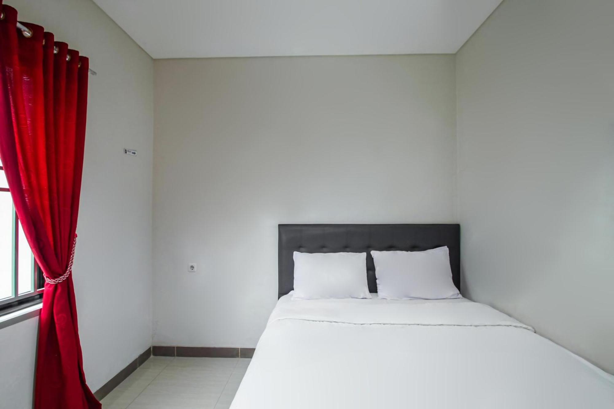 Capital O 93589 Hotel Wongso Syariah Pangkal Pinang Exterior photo